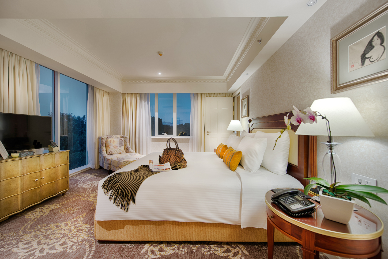 Apricot Hotel