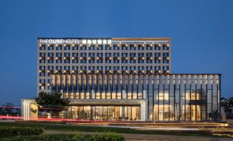The qube Hotel