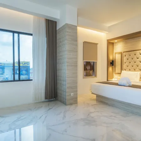 City of Aventus Hotel - Denpasar Отели рядом с достопримечательностью «Бундаран Ренон»