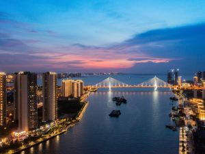 Haikou Bund Apartment (Century Bridge Qilou Old Street Branch)