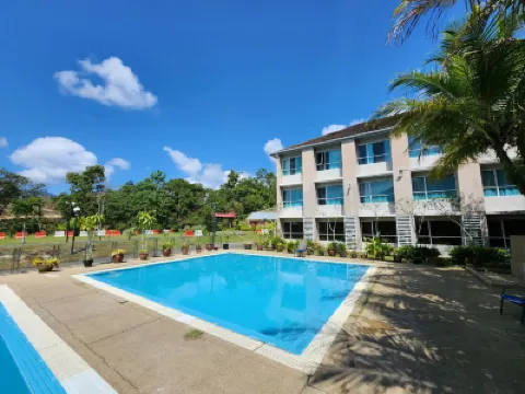 Cherengin Hills Convention & Spa Resort コルマー トロピカル ベルジャヤ ヒルズ周辺のホテル