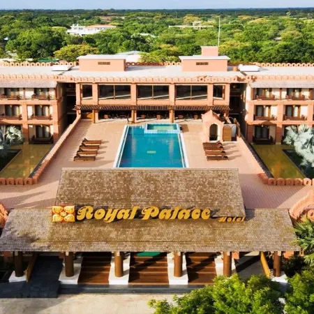 Royal Palace Hotel Отели в г. Баган