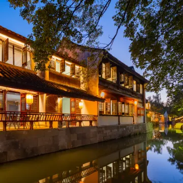 花築‧鑑水閣‧越韻千年‧閒庭雅聚美宿(柯岩風景區鑑湖店) 鄰近鑒湖的酒店