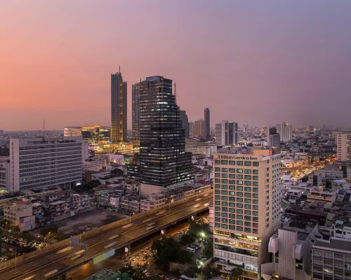 Hilton Garden Inn Bangkok Silom Отели рядом с достопримечательностью «Пирс Си-Пхрая»