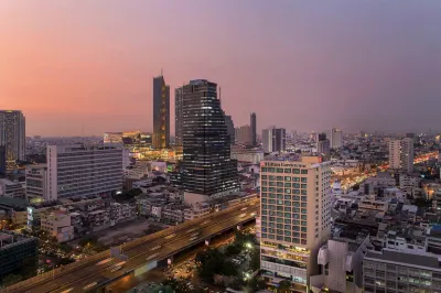Hilton Garden Inn Bangkok Silom Khlong Bang Luang Floating Market 주변 호텔