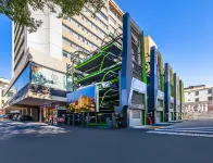 West Lake Garden Hotel - parking