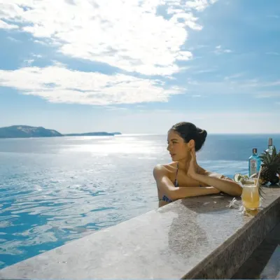 Continental Mandala Cham Bay Hotel & Resort Các khách sạn gần Hòn Rơm