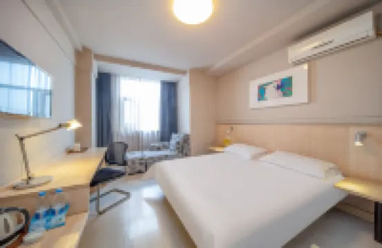 Tongling Yiyang Yinhu Hotel (Patio Lake Park)