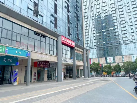 Nanchang Letu E-sports Homestay (Ziyuexuan Branch) Отели рядом с достопримечательностью «Jiangxi University of Science and Technology (Wuhu Campus)»