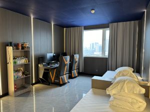 Fangyu E-sports Hotel (Zhumadian Zhengyang Road Aijia Shopping Center)