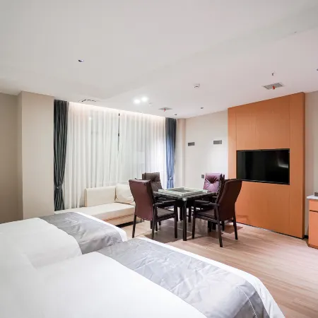 Platinum City Interstellar Hotel, Jishui County