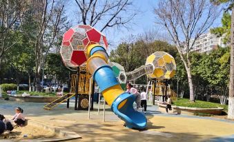 Good Blue House Hotel (Keqiao Textile Chengbei Market)