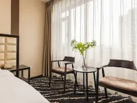 Kunming Langwei Hotel (Kunming Railway Station Branch) Hotels near Fude Station
