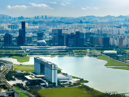 Suzhou International Conference Hotel Отели рядом с достопримечательностью «Soochow University(Yangchenghu Campus)»