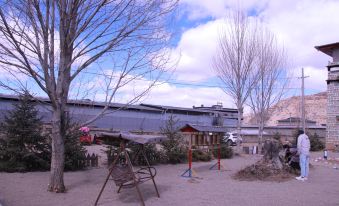 Daocheng Yading Liuyu Starry Sky Flower Sea Courtyard
