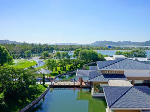 Ming Lake International Hot Spring Ski Resort Hotel