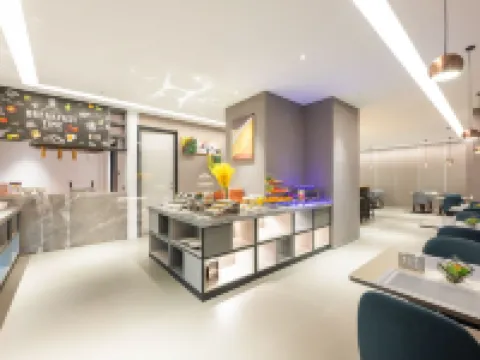 Homeinn Selected Hotel (Xixian New District Jinghe New City Chongwen) Hotel di Jingyang