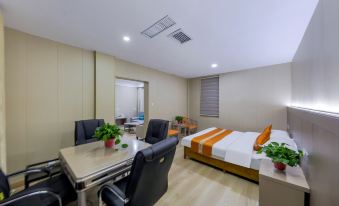 Vientiane Taoyuan Holiday Hotel (Colorful Danxia Scenic Area Branch)