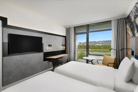 Danubius Hotel Helia Отели рядом с достопримечательностью «Óbuda Synagogue»