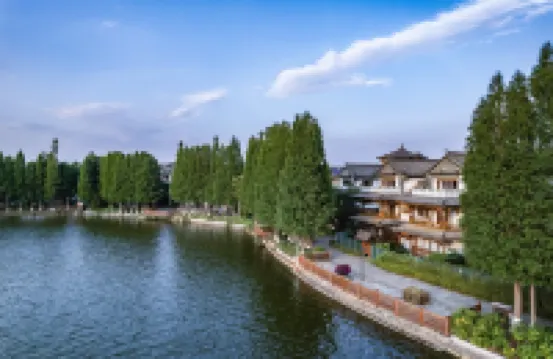 昆明遠山雅緻湖景別墅酒店（滇池民族村店）