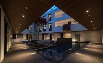 Shangri-La Yunjian Songyue B&B