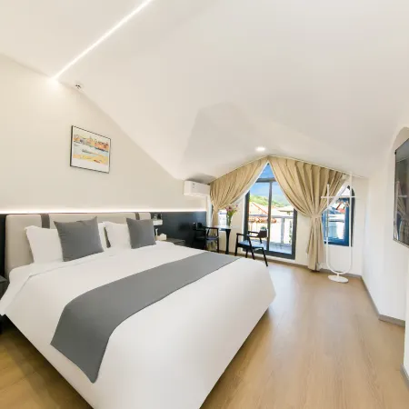 Tranquil Homestay · 180° Terrace View · Luxury Private Yard Garden Villa