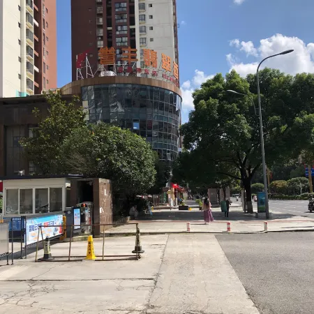Yufeng Jade Hotel (Jianjiang Avenue Branch, Duyun City)