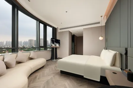 Atour S hotel, Shanghai Wanyuan Road Отели рядом с достопримечательностью «Nanfang Xiuxian Guangchang Taiwan Fengqing Street»