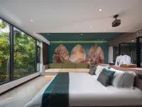 YunGuan Shunde House Resort Hotel (West Shuangjing Starlight Night Market Shop)