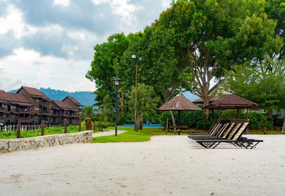 옴박 빌라 랑카위의 야외 수영장