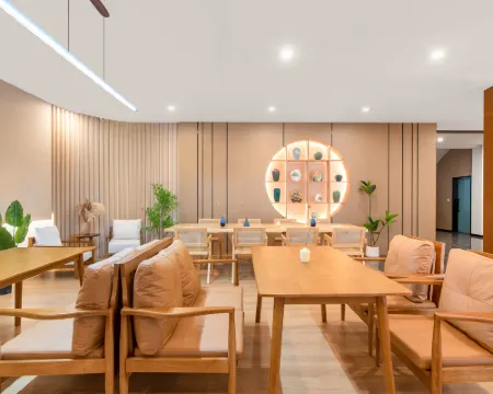 Yuntaishan Yimei Light Luxury Hotel (Shore Service area) Hotels in Xiuwu