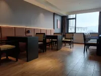 Shangsu · Qingxiang Hotel (Huarong Bubugao New World) Hotels in Huarong