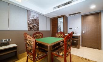 Yutong Business Hotel (Xinzheng International Airport Branch)