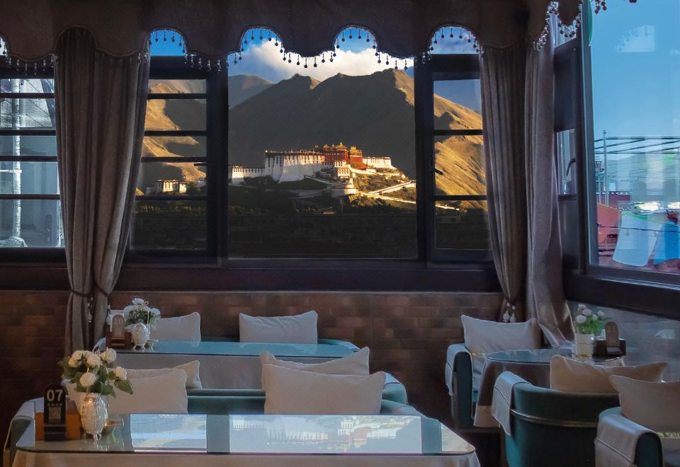 Lobbum Tsang Boutique Hotel