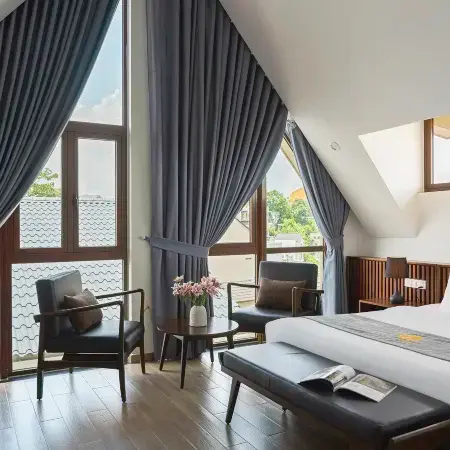 Duy Long Hotel Отели рядом с достопримечательностью «Крейзи Хаус»