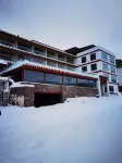 Snow Mountain Wake Up Hotel