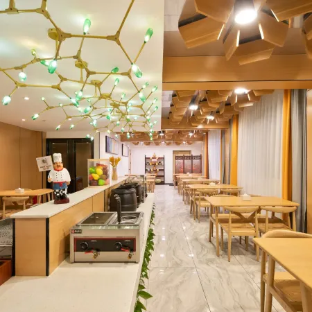Fangyuan Select Hotel (Nanyang Xintian 360 China Southern Airlines store)