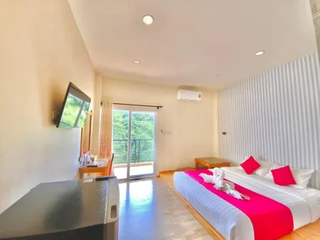 Sakura Yama Resort Отели рядом с достопримечательностью «Baan 2 Nao at Khao Kho Wind Turbine»