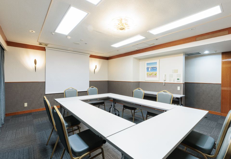 3. 호텔 실크 트리..