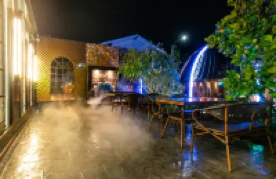 The One Smart Living Hotels near PTT Green in the City