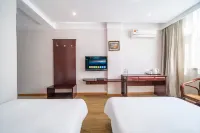 Golden Crown Business Hotel (Xinyang Railway Station, Tianrun Plaza)