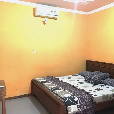 Hotel Alami near Alun-Alun Klaten