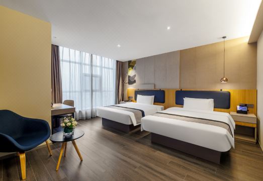 Homeinn Selected Hotel 객실