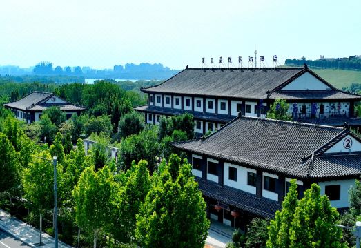 泰安墨玉瓷悦艺术酒店（泰山桃花峪登山口店）外景图