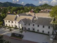 Choasis Hotel Hotels near Wat Siphoutthabath