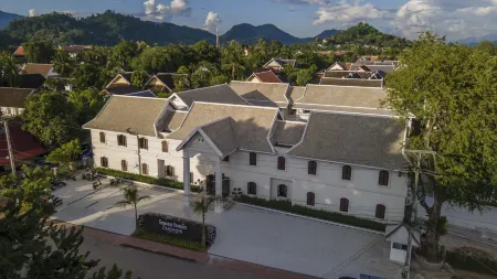 Choasis Hotel Отели рядом с достопримечательностью «Wat Wisunalat»