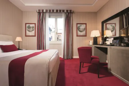 Hotel dei Borgognoni Отели рядом с достопримечательностью «Museum Storico della Liberazione Roma»