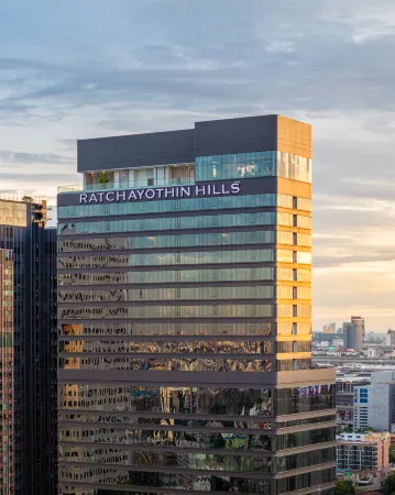 The Quarter Ratchayothin by UHG Отели рядом с достопримечательностью «Phranakhon Rajabhat University»