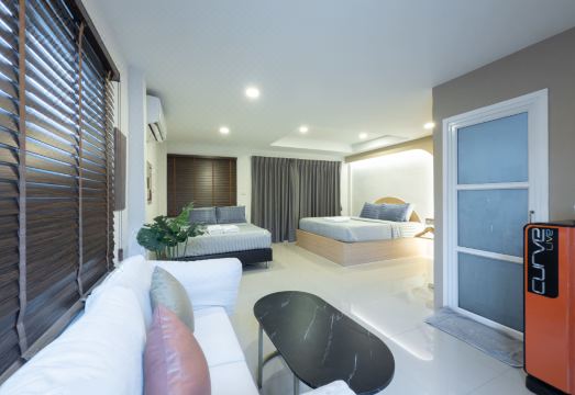 더 씨스루 코란의 리모델링된 현대적 공간