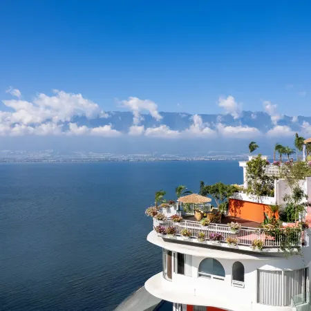 Dali · Listening to the Sea｜Above Erhai Aerial Garden Seaview Resort Hotel (Erhai Branch)